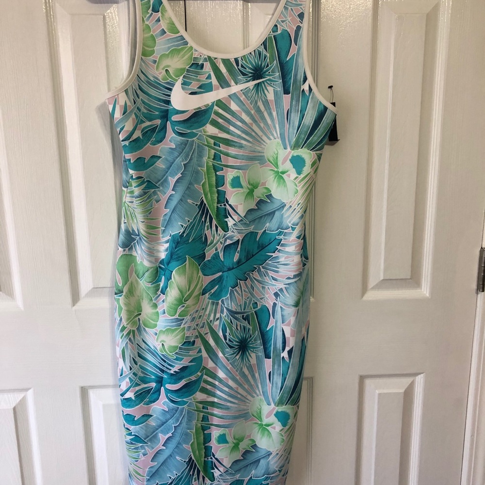 NWT Nike Dress Sz: XL